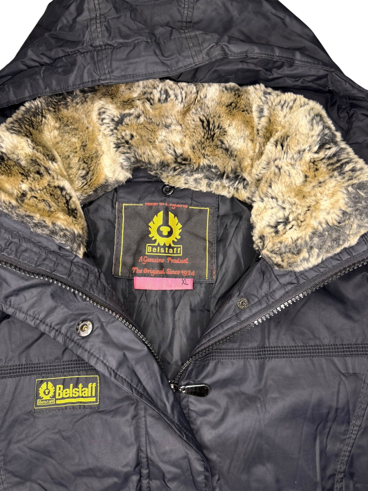Giubbotto Belstaff Vintage Nero con logo Giallo ed imbottitura
